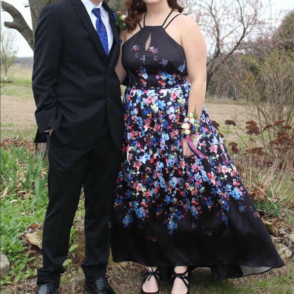 Morgan & Co. Dresses & Skirts - Floral Abstract Dress